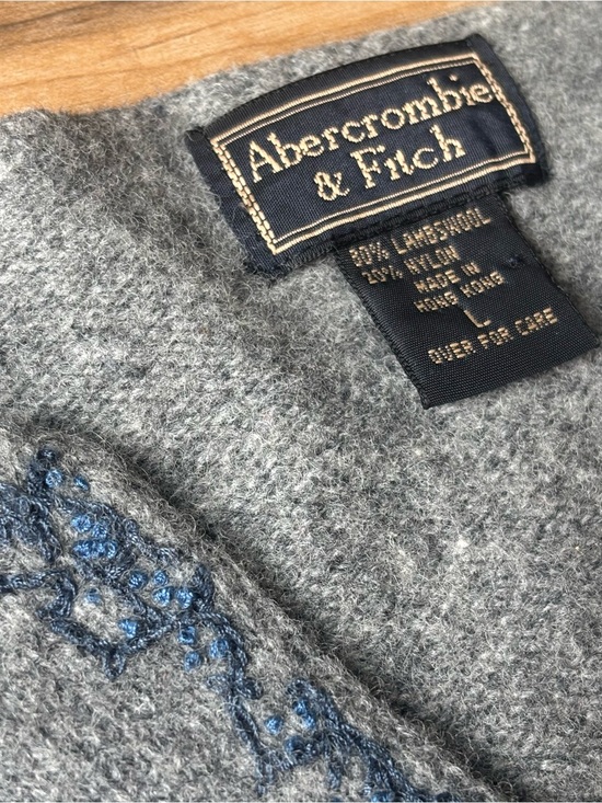 Abercrombie & Fitch Sweaters - Vintage Y2K Abercrombie & Fitch Gray Split V Neck Sweater Blue Embroidery sz L
